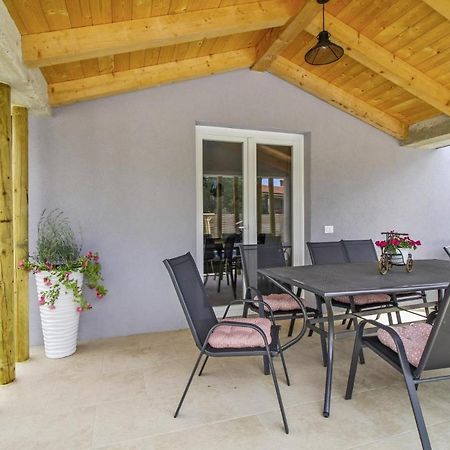 Vila Natascha In Pamici - Haus Fuer 6 Personen Žminj Exteriér fotografie