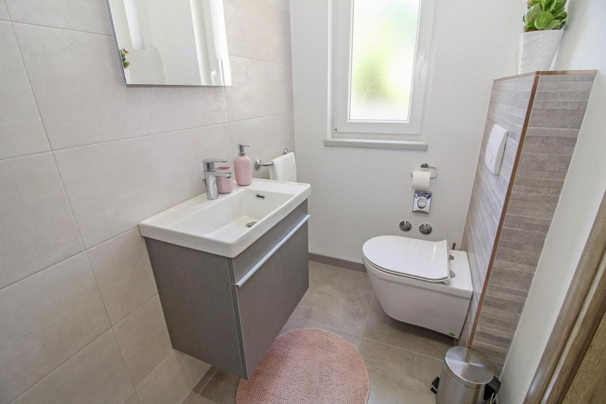 Vila Natascha In Pamici - Haus Fuer 6 Personen Žminj Exteriér fotografie