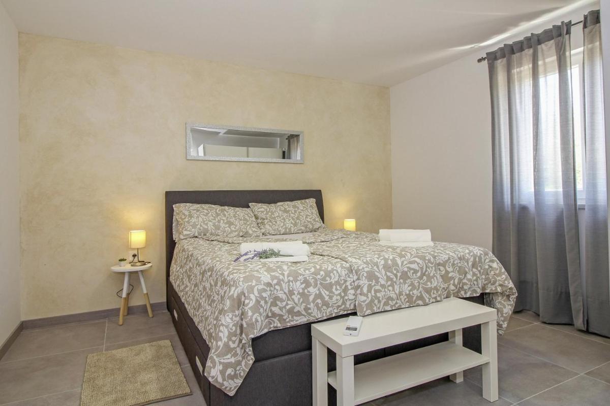 Vila Natascha In Pamici - Haus Fuer 6 Personen Žminj Exteriér fotografie